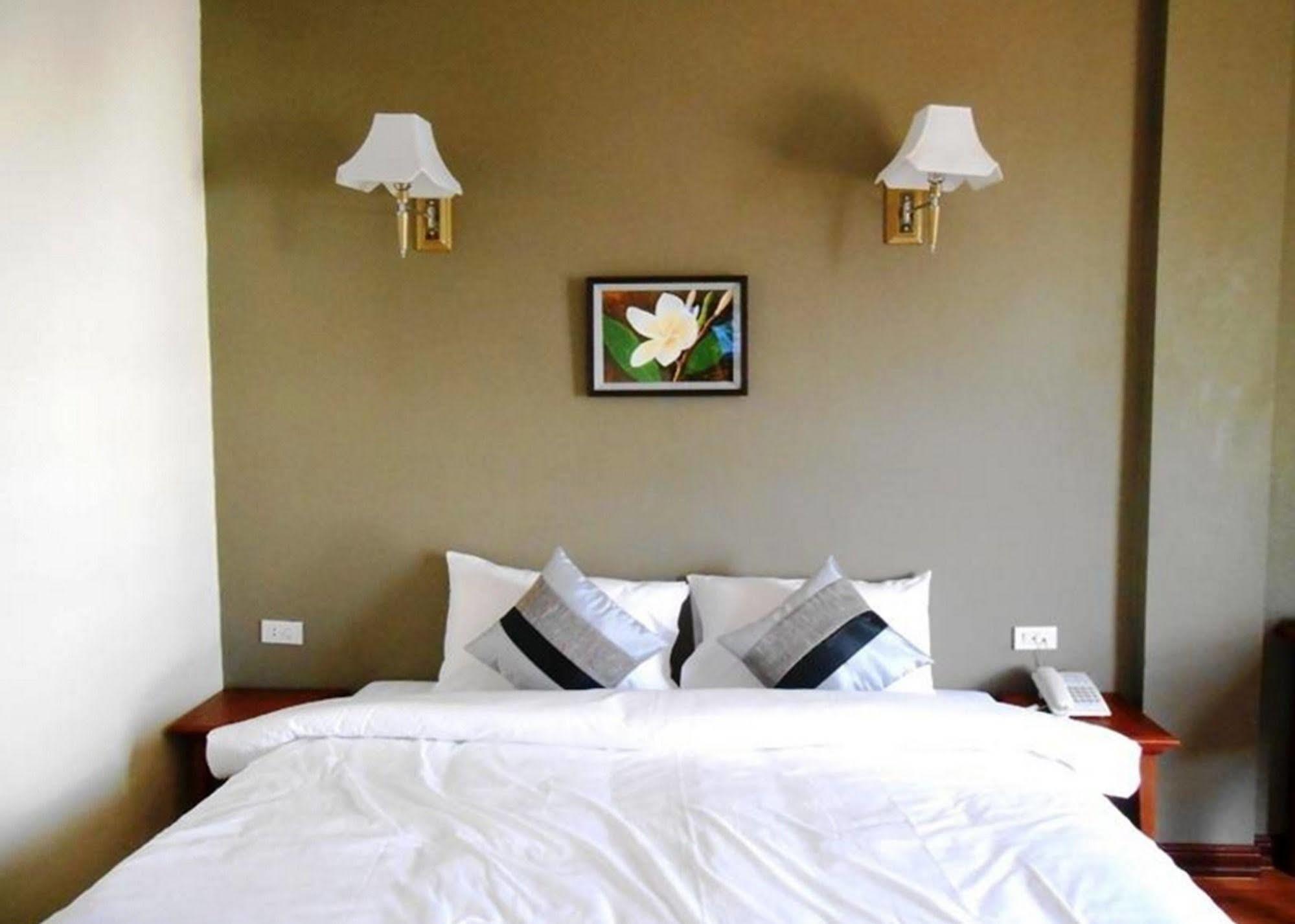 Phonethip Plaza Hotel Vientiane Esterno foto