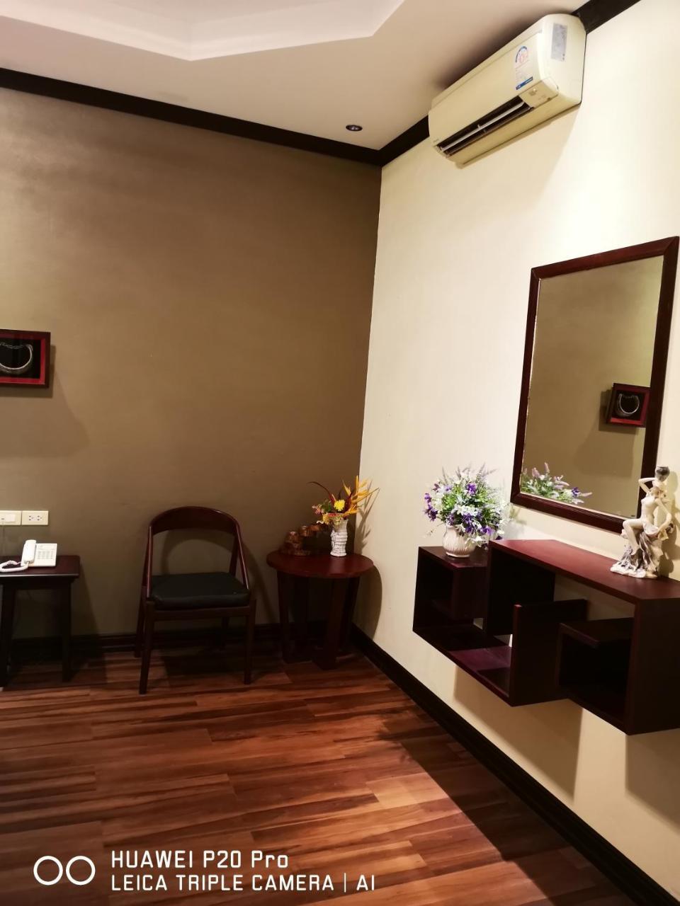 Phonethip Plaza Hotel Vientiane Esterno foto